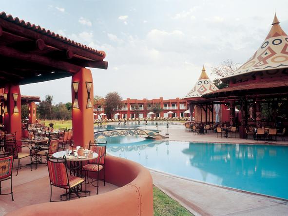 Zambezi Sun - pool area